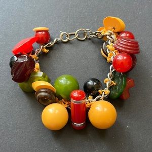 Bakelite & plastic 60’s bracelet.
